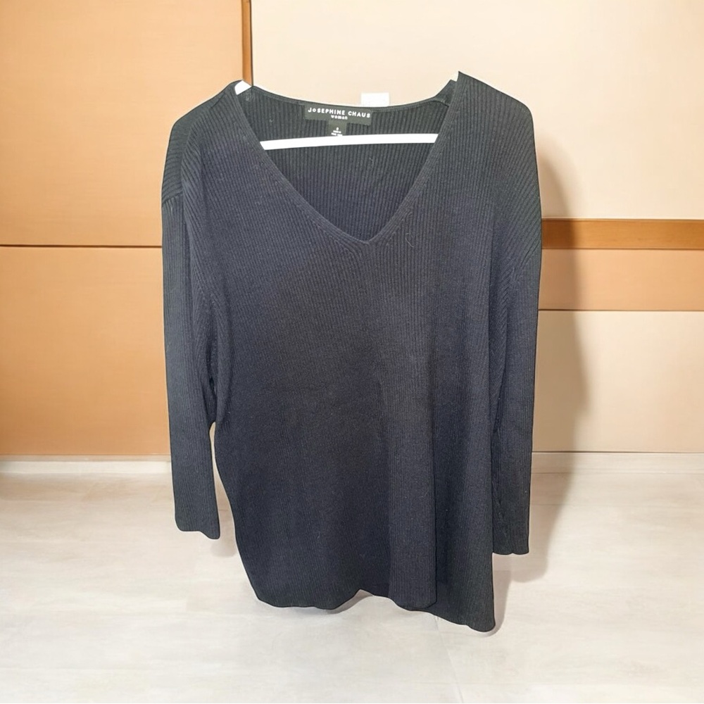 Josephine Chaus 3/4 Sleeve Black Silk Stretch V Neck  Size 3 Made In Hong Kong